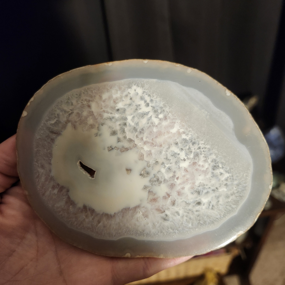 Elegant Agate Slice Decor